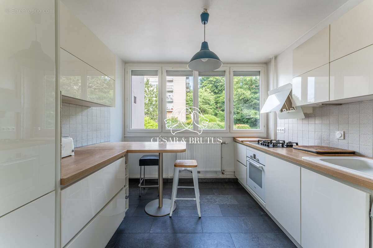 Appartement à TASSIN-LA-DEMI-LUNE
