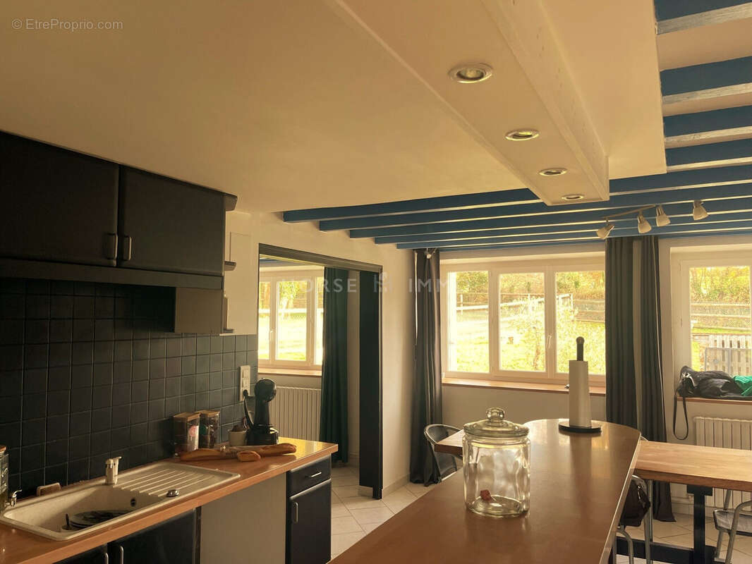 Maison à LA CHAPELLE-SAINT-LAUD