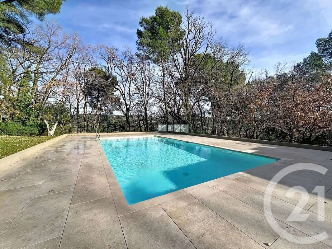Appartement à MOUGINS