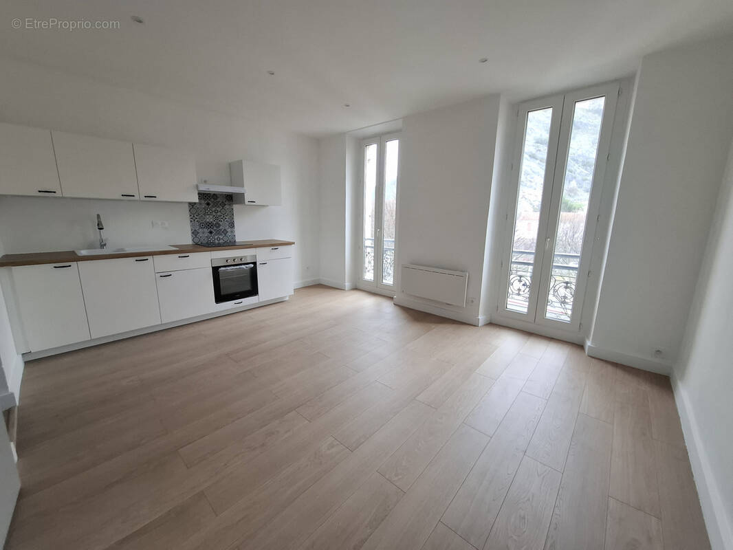 Appartement à ROQUEVAIRE