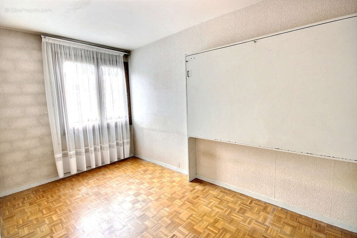 Appartement à FRESNES