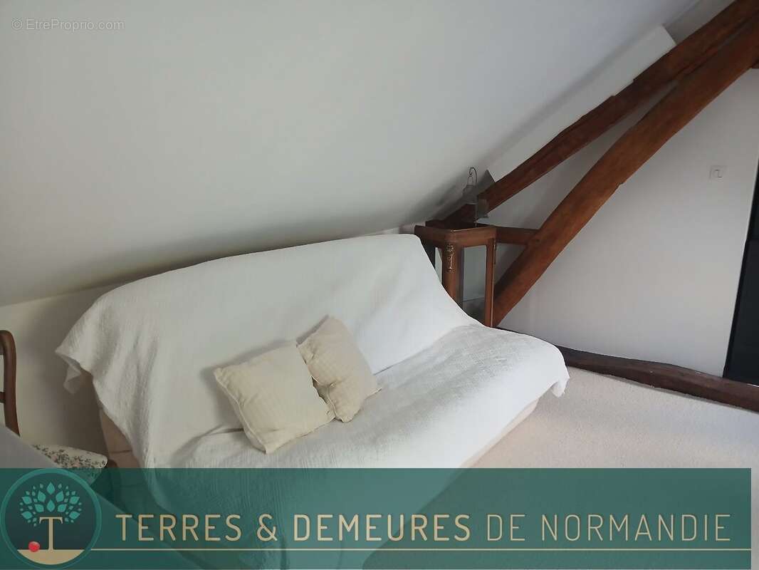 Maison à LE BEC-HELLOUIN