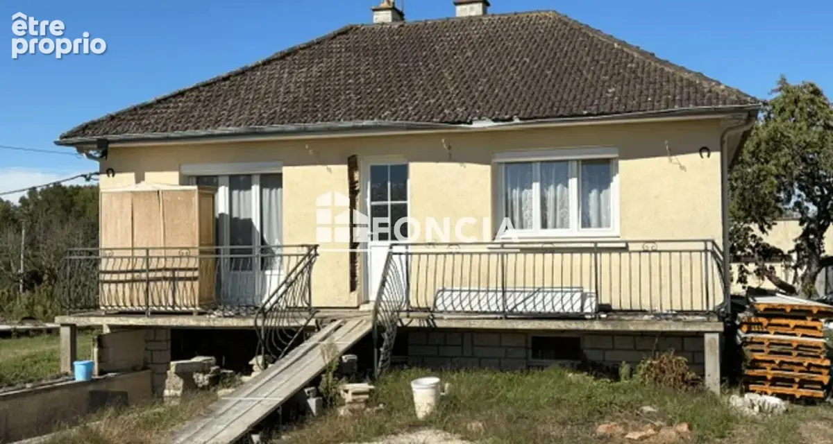 À VENDRE – Maison en briques à rénover avec grand entrepôt de 190 m² - photo 3