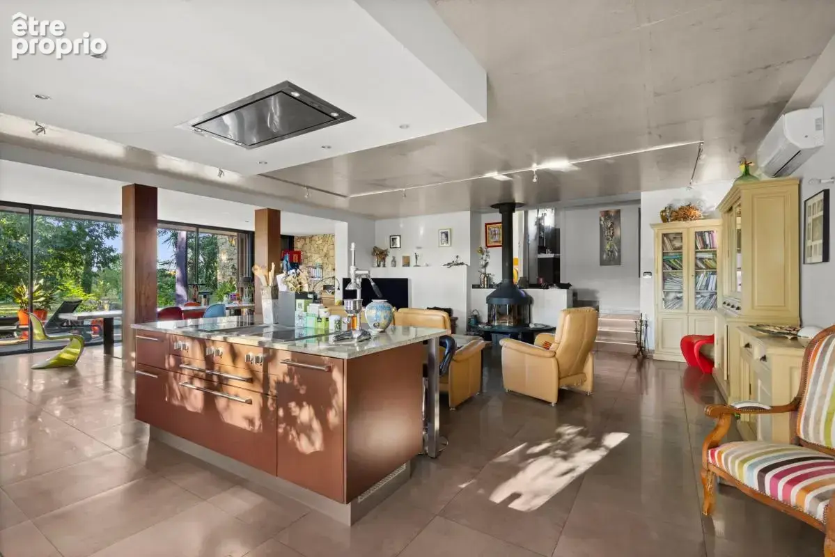 Maison 5 pièces 187m2 sur une parcelle de 6000m2 - photo 2