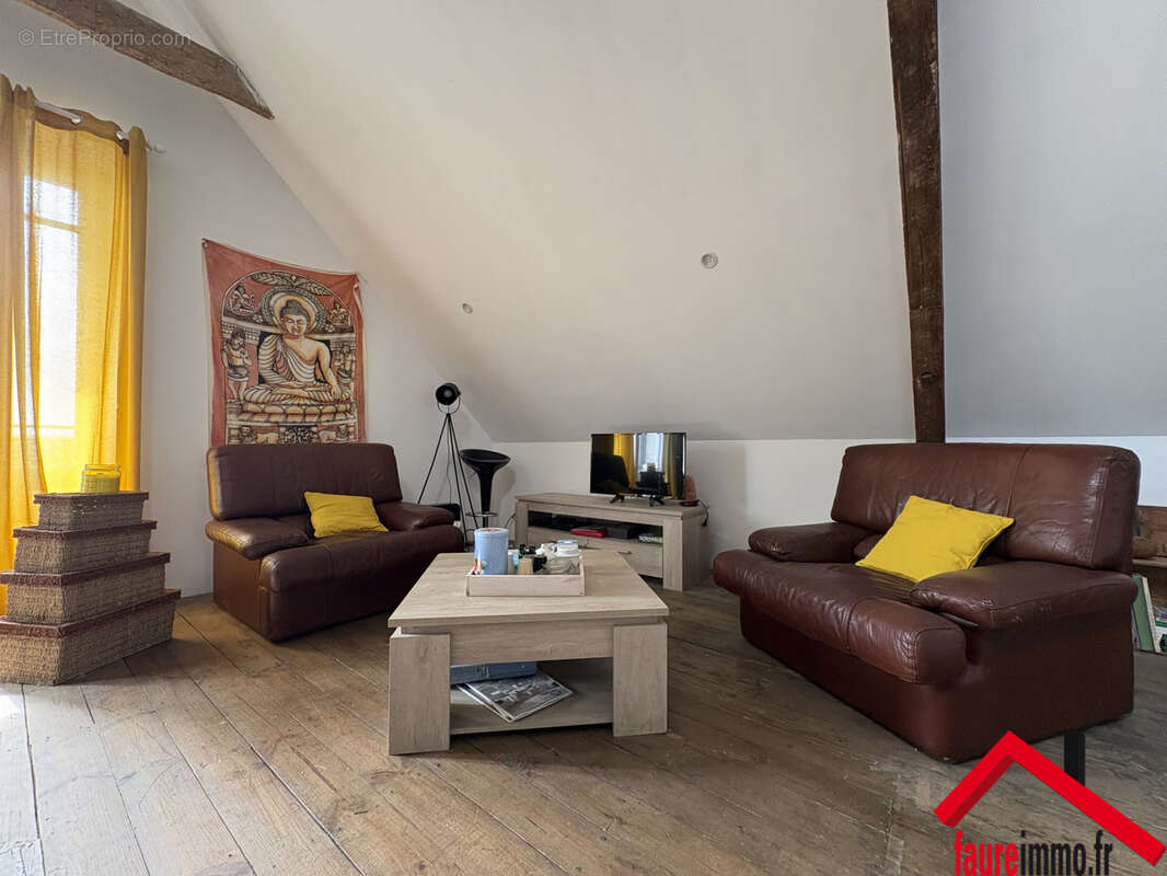 Maison à ALLASSAC