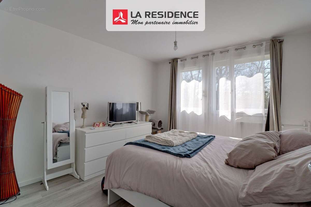 Appartement à VERNEUIL-SUR-SEINE