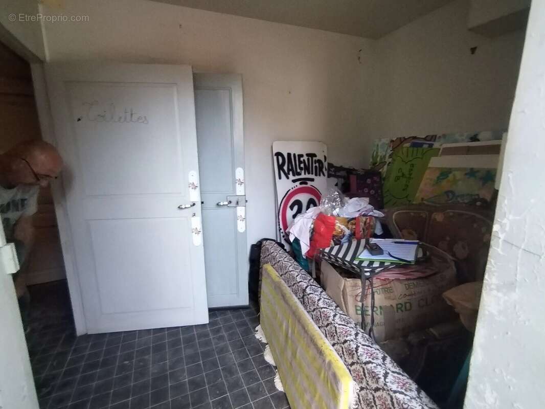 Corps de ferme à rénover – trois habitations – terrain de 6 836 m² - photo 12