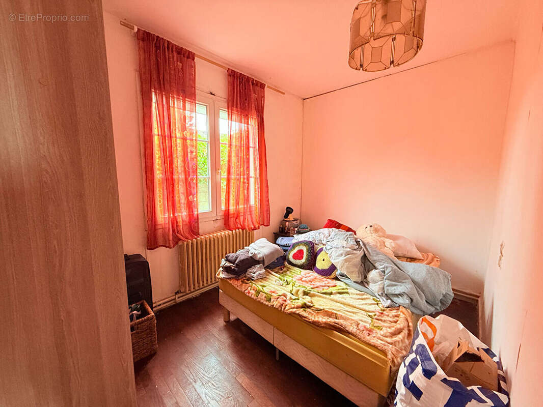 Maison à LA CHAUSSEE-SAINT-VICTOR