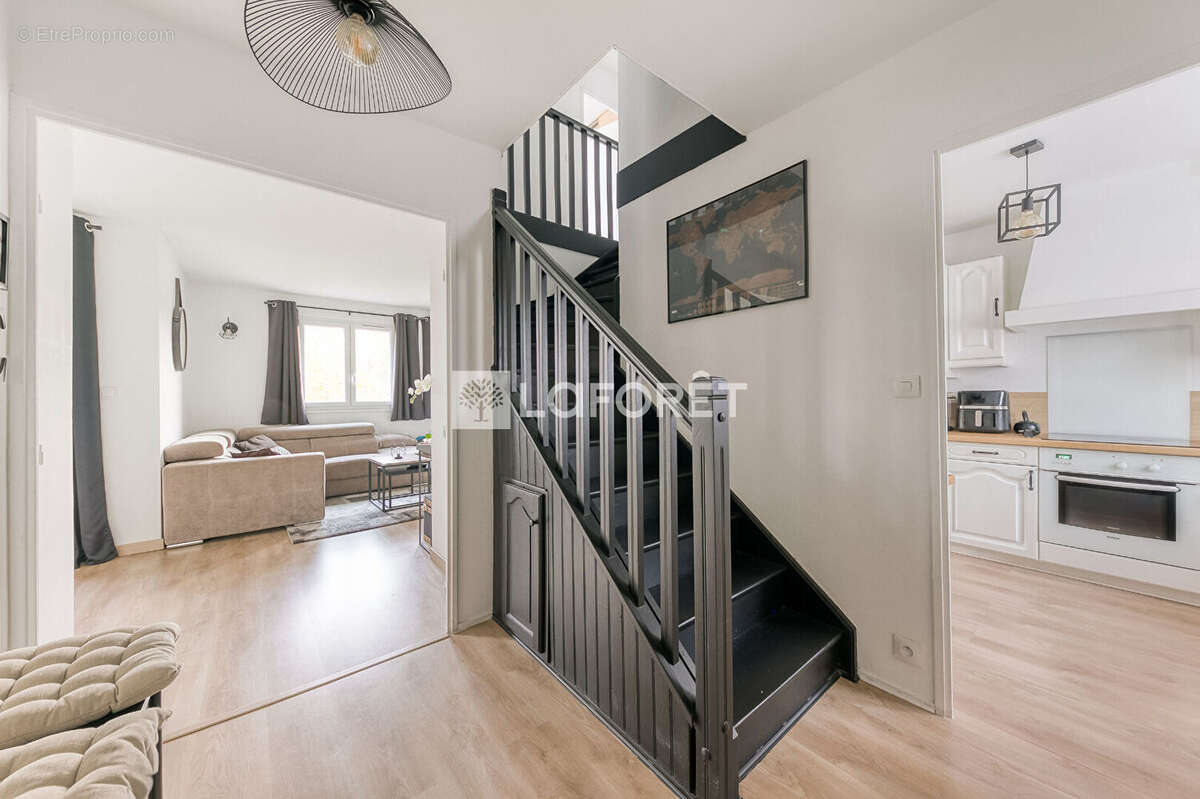 Appartement à EMERAINVILLE