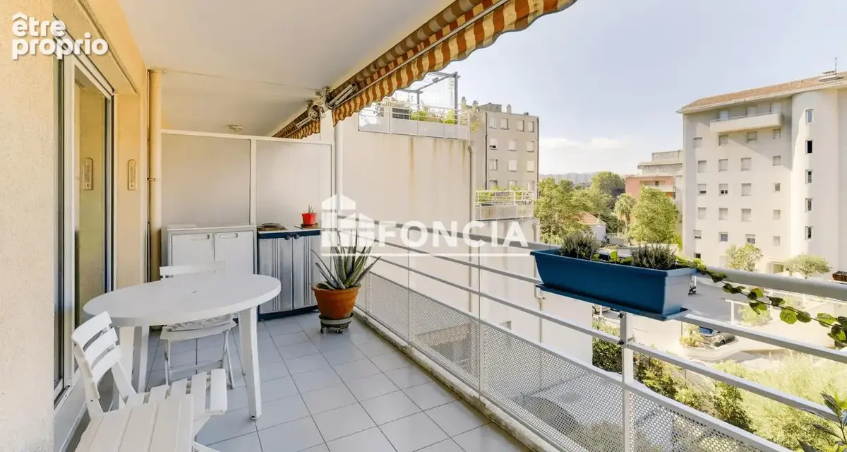 T3 avec Terrasse et double box à Marseille 13010 QUARTIER CAPELETTE - photo 2