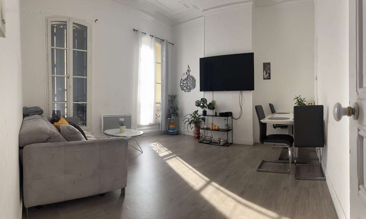 Appartement à MARSEILLE-2E