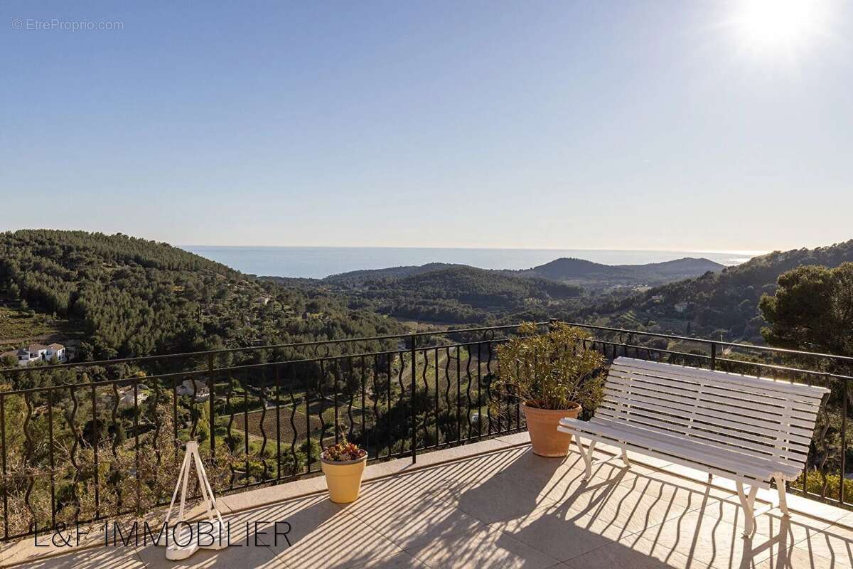 Maison à LA CADIERE-D'AZUR