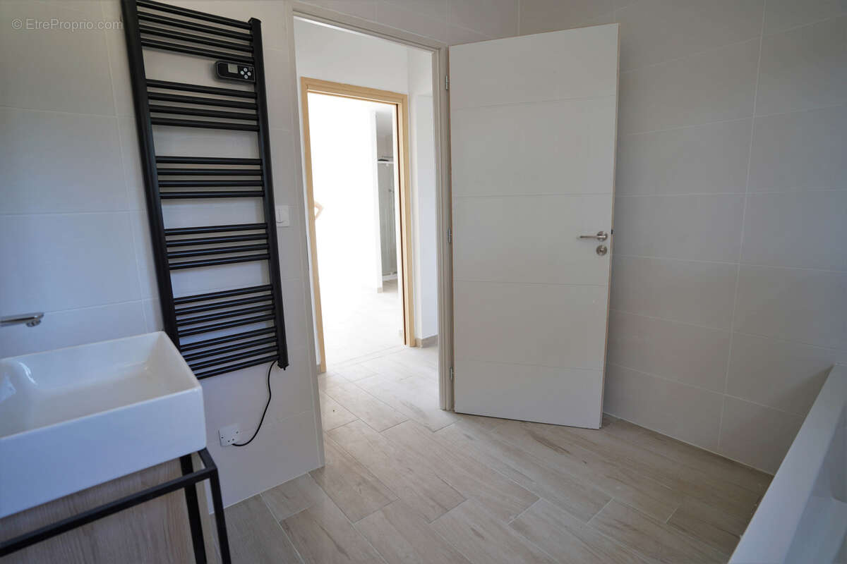 Appartement à VENTABREN
