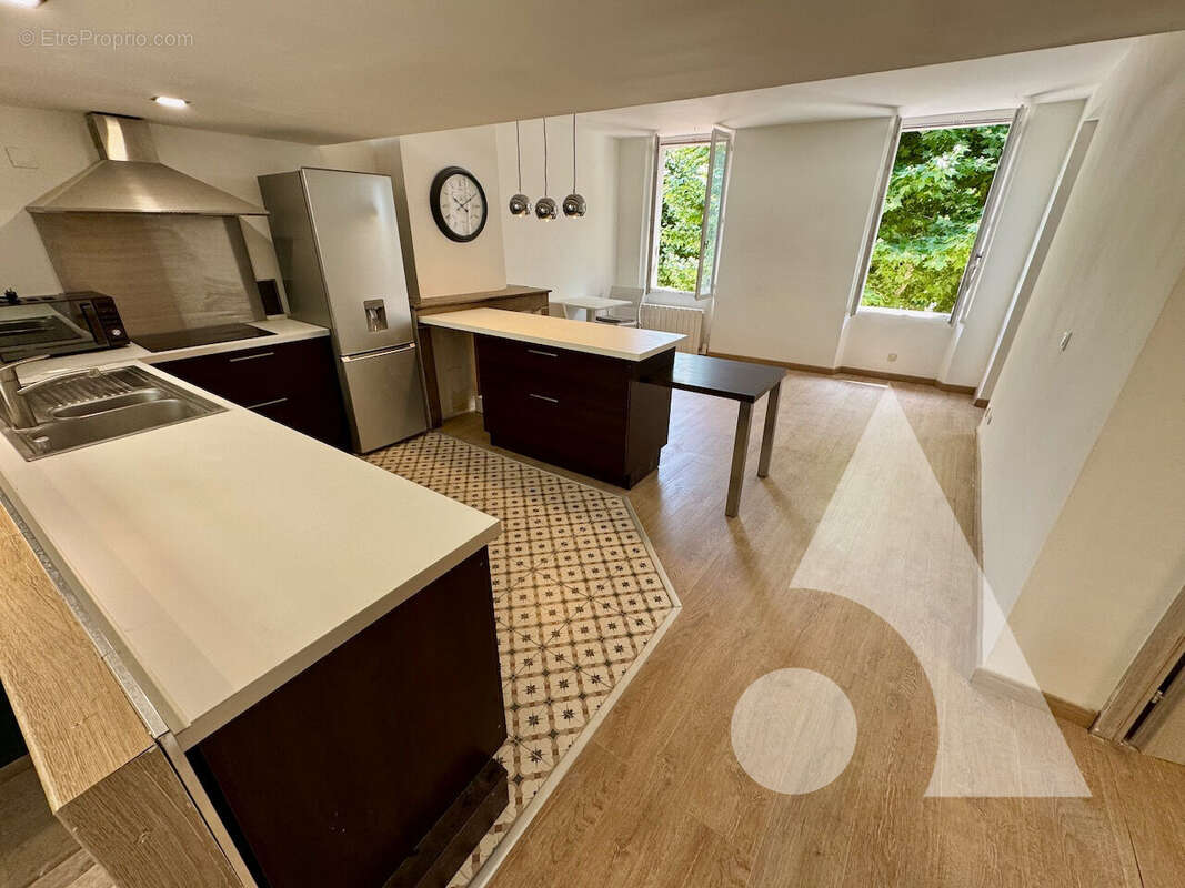 Appartement à COTIGNAC