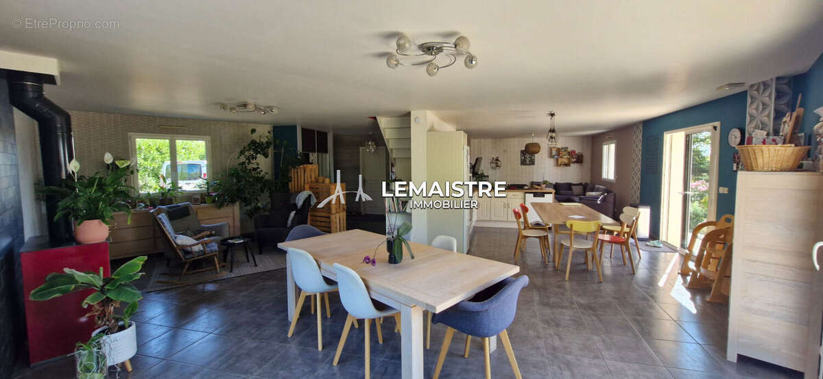 Maison à vendre - 217.98 m² - Saint-Pierre-en-Port - 6 chambres - Vue dégagée - Plage à pied - photo 4