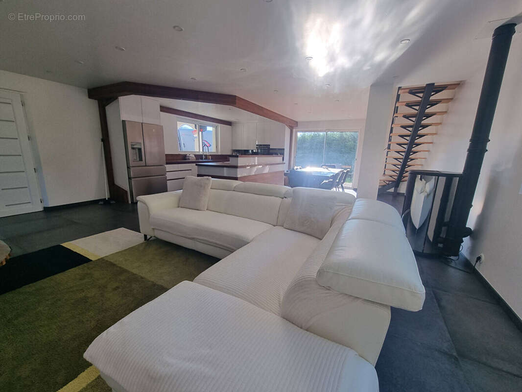 Maison à SAINT-QUENTIN-SUR-LE-HOMME