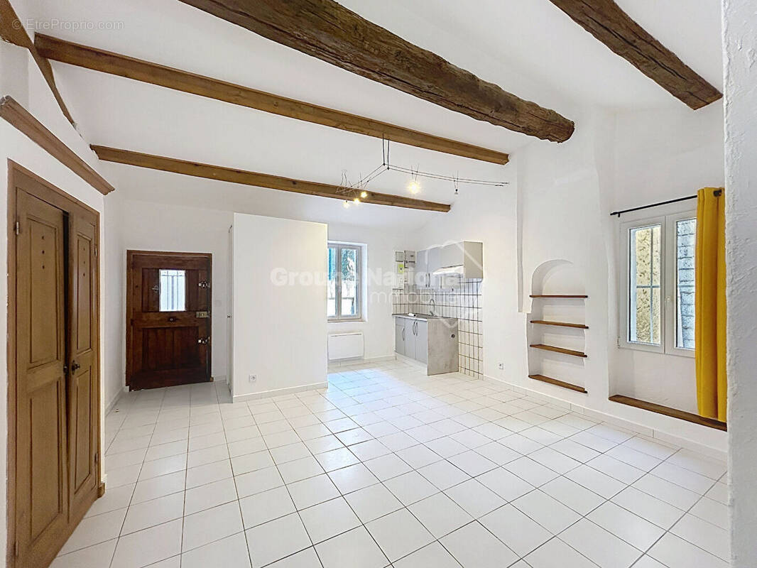 Appartement à COURTHEZON