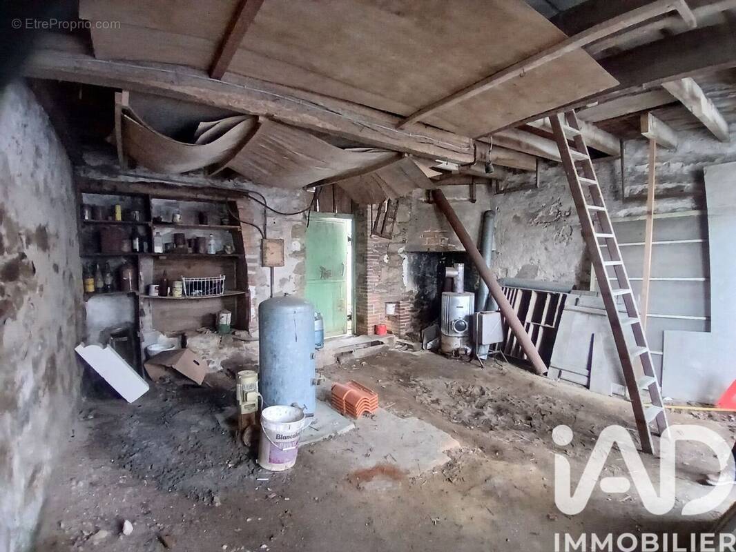 Photo 1 - Maison à SAINT-PIERRE-DES-ECHAUBROGNES