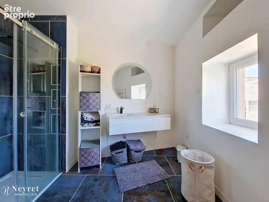 Communay - Maison de ville 151m2 - 4 chambres avec espace bureau - Cour privative de 35m2 - photo 12