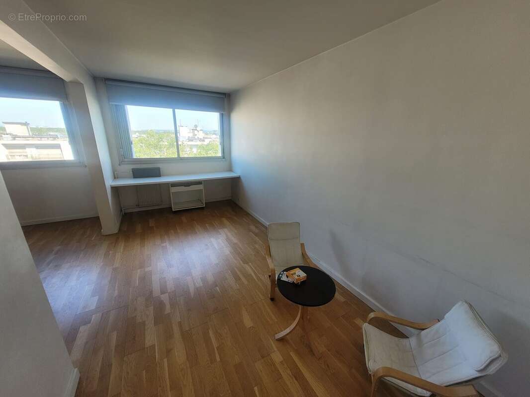 Appartement 85 m² à Le Bourget  - photo 6