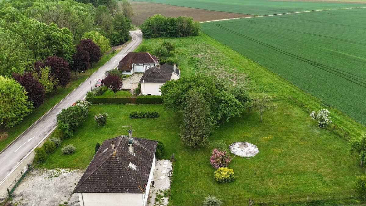 Maison à VILLEMEREUIL