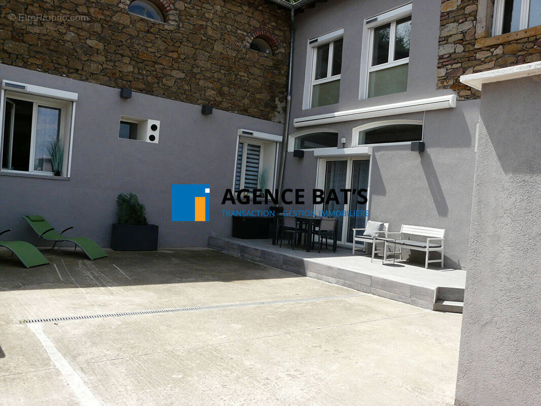 Photo 1 - Appartement à SAINT-GENEST-LERPT