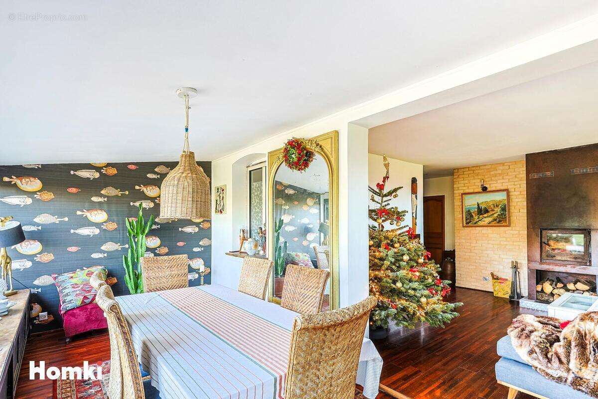 Maison à MONTAIGUT-SUR-SAVE