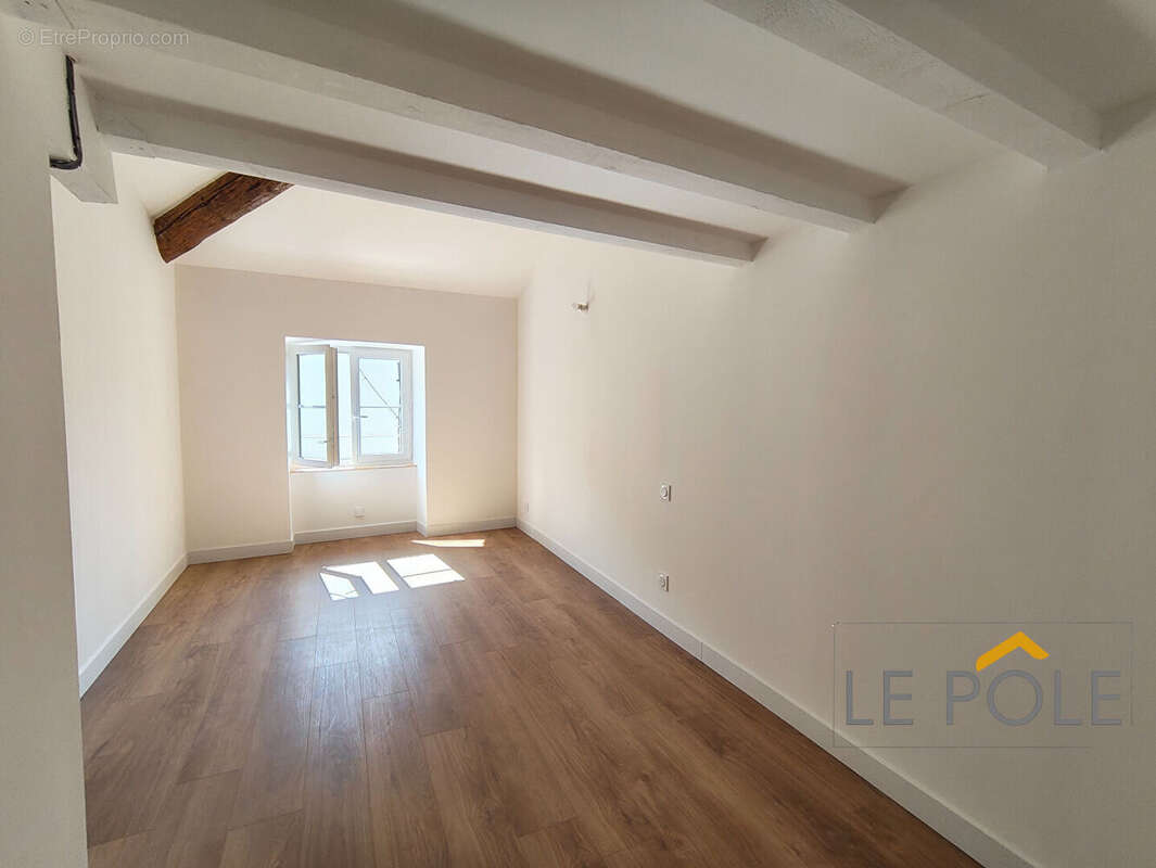 Appartement entierement renove avec balcon - photo 5