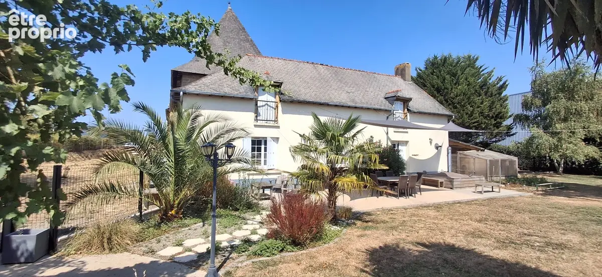 Maison de caractère du XVIIIe classée Bâtiments de France T6 - 4 chambres et grandes dépendances à usage artisanal* - photo 3