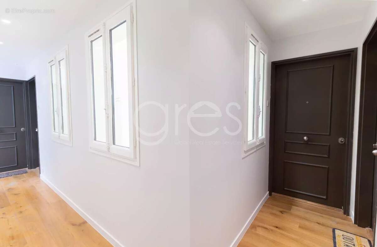 75008 paris triangle d’or / marbeuf. vente studio investissement. - photo 14