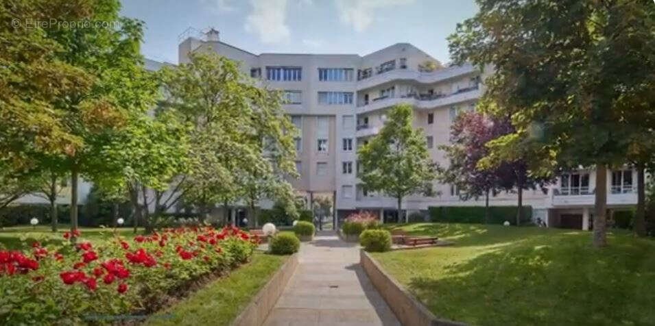 Appartement à ISSY-LES-MOULINEAUX