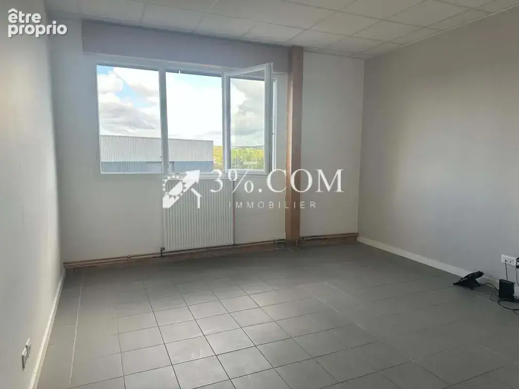 Bätiment professionnel 1728 m2 sur une parcelle de 6949 m2 d - photo 15