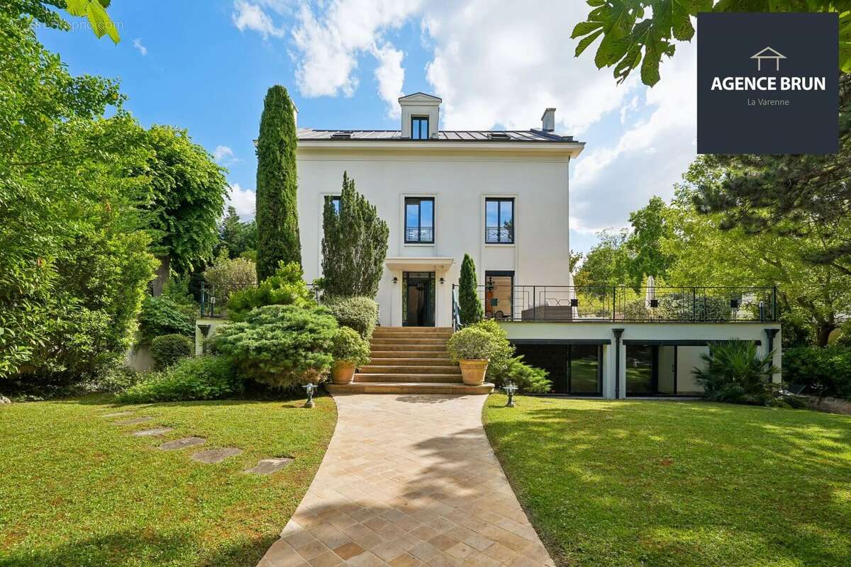 Maison à SAINT-MAUR-DES-FOSSES