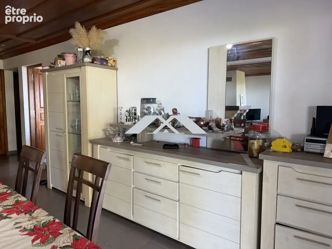 Maison 180 m² à Saint-Pierre  - photo 4