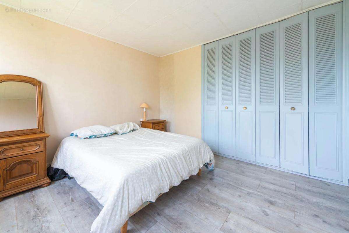 Maison de ville - 5 pièces de 101 m² à Coignières - photo 7