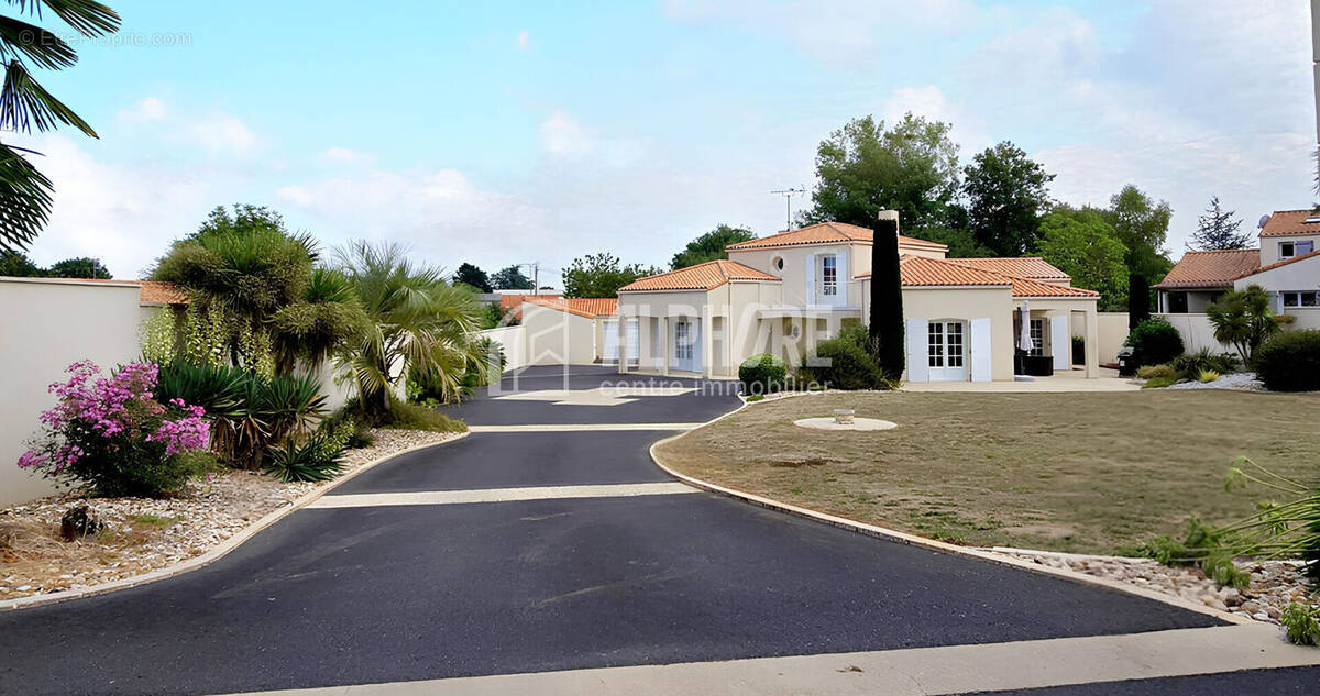 Maison à SAINT-MARTIN-DES-NOYERS