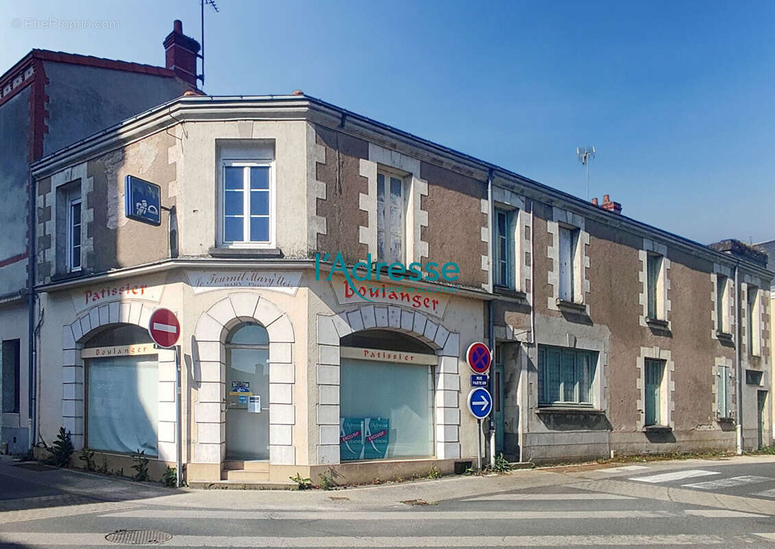 Maison à MONTREVAULT