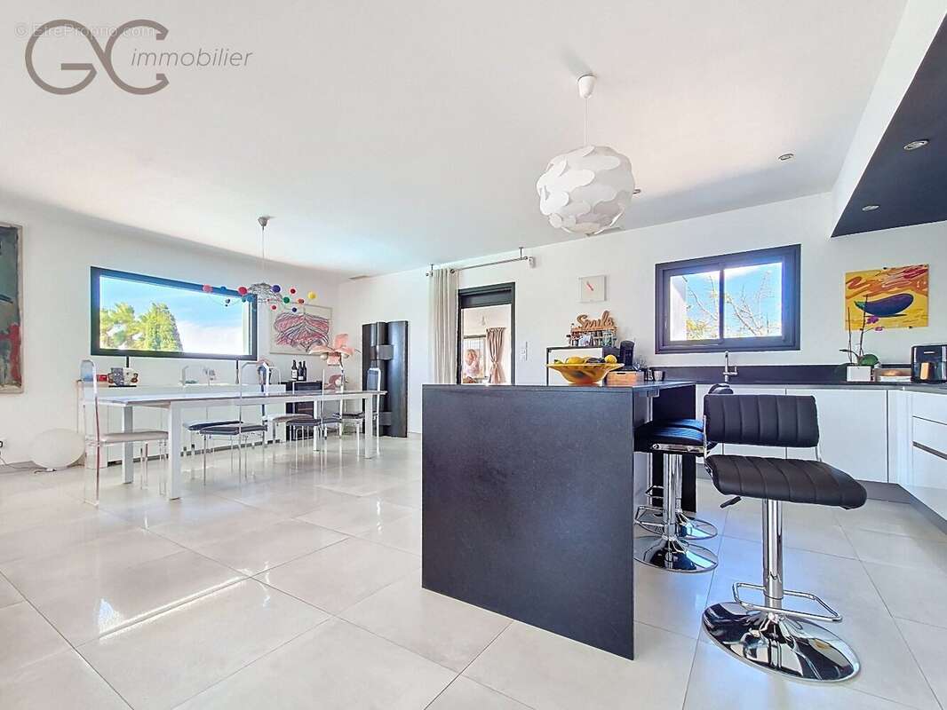 Maison à NISSAN-LEZ-ENSERUNE