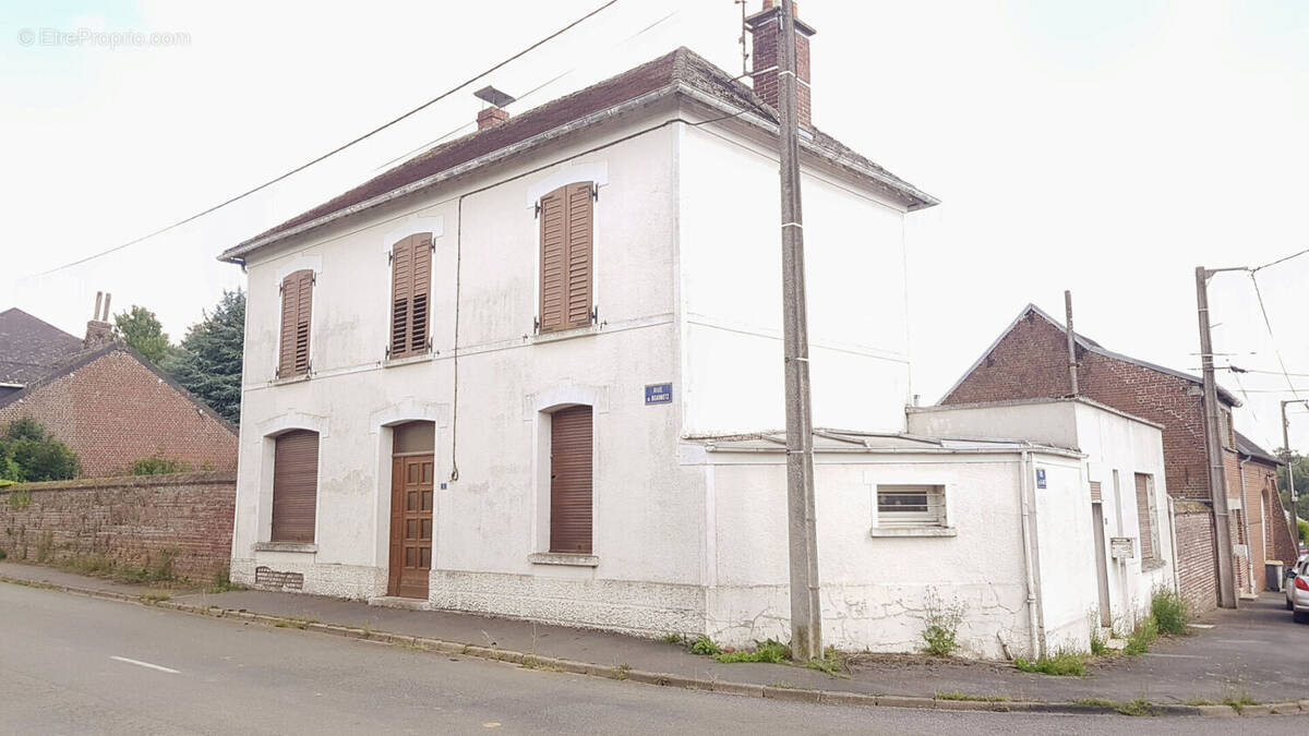 Maison à VELU