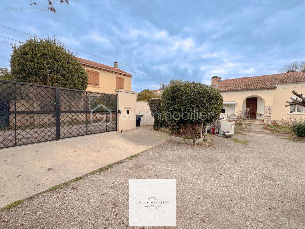 Maison à SORGUES