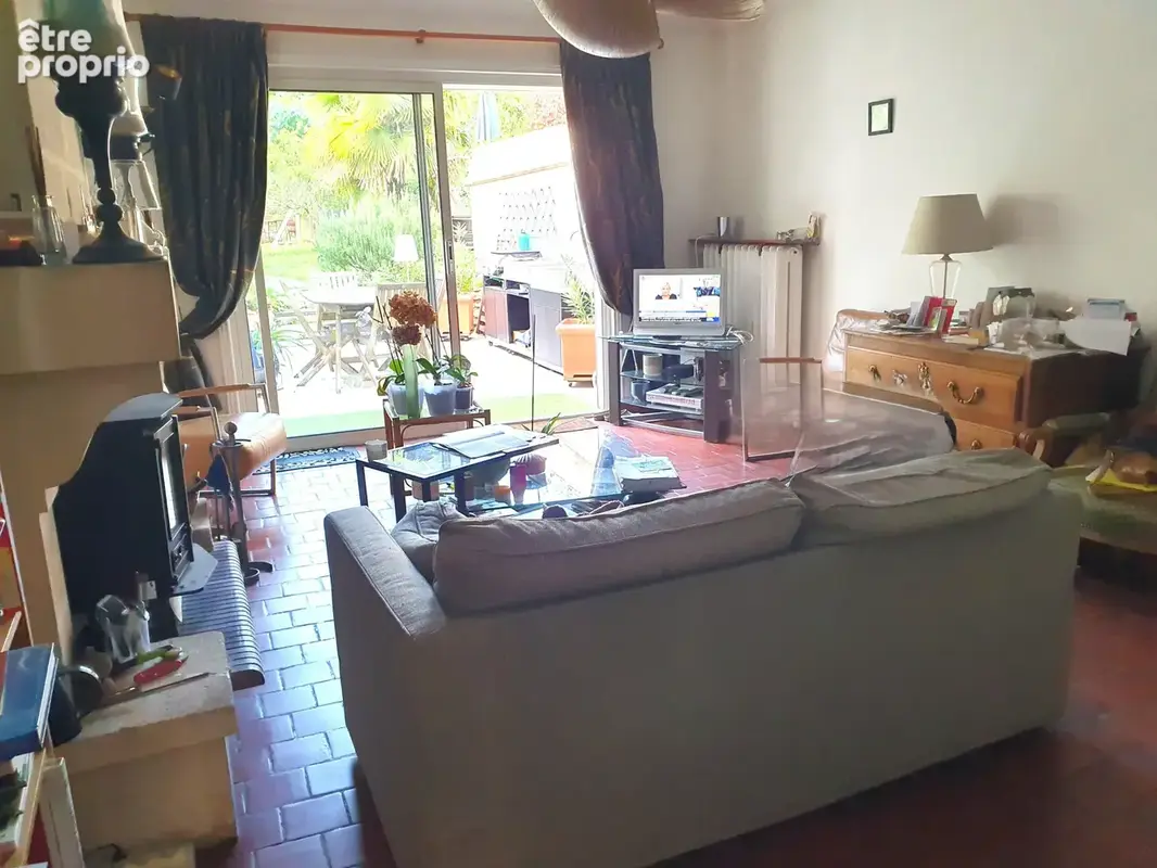 Belle maison de ville avec beaucoup de cachet et de caractère et très bien située - photo 9