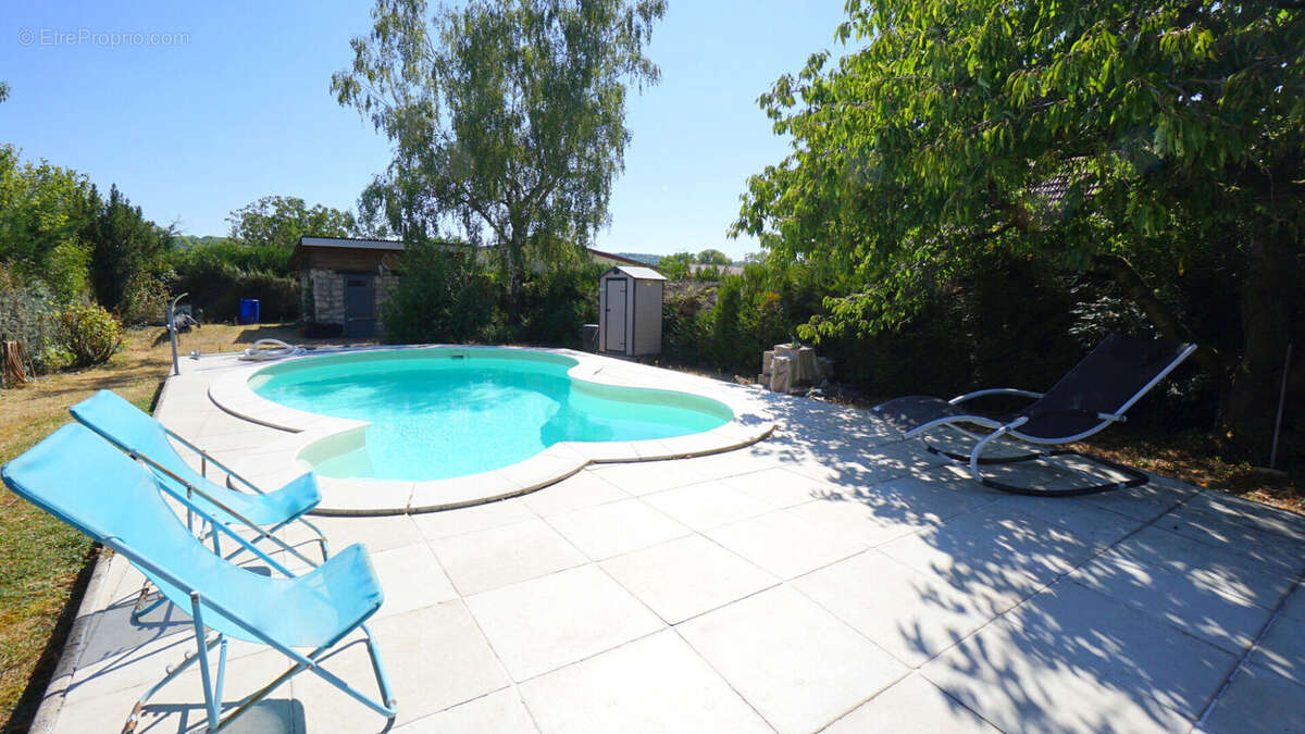 Maison à Porcheville 7 pièce(s) 141 m2 avec piscine - photo 2