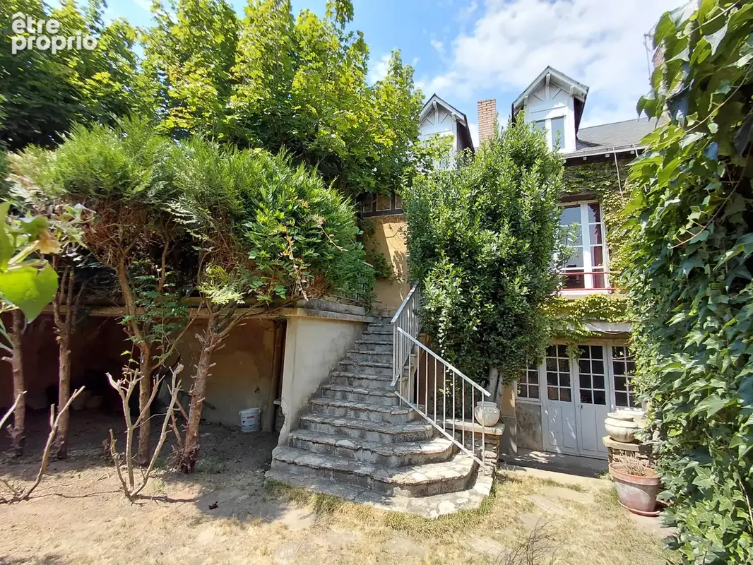 Maison familiale avec dépendances et jardin en centre-ville de La Flèche ! - photo 15
