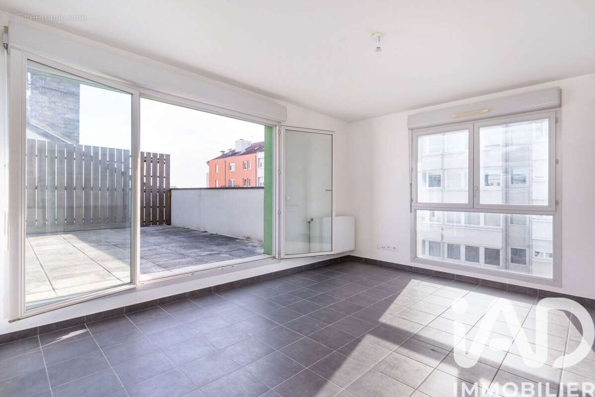 Photo 7 - Appartement à VILLEURBANNE