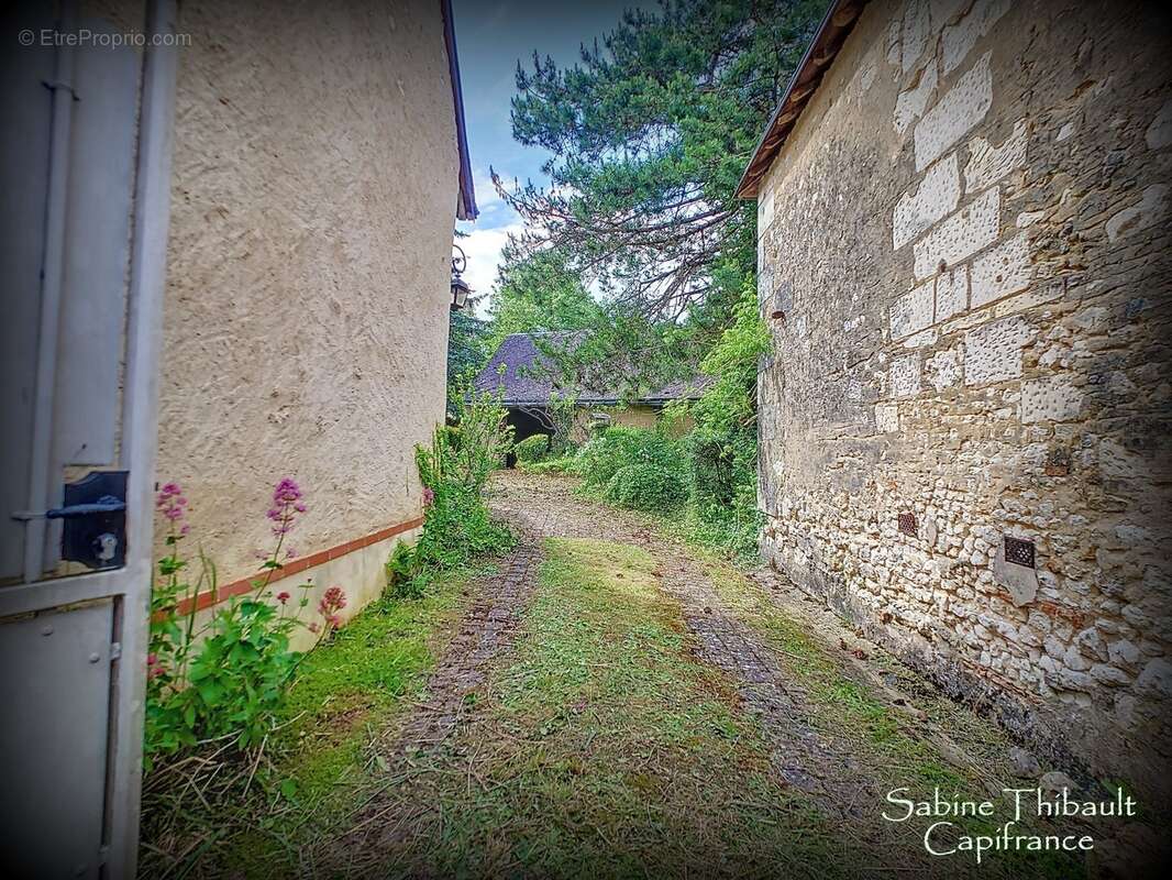Dpt Indre et Loire (37), à vendre MARCILLY-SUR-MAULNE, maison 7 pièces 173 m2 - Terrain clos - photo 14