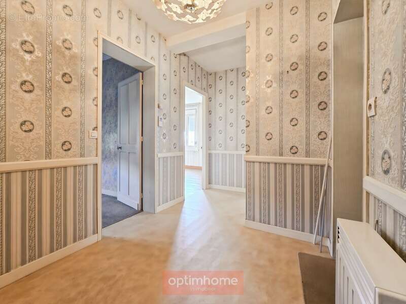 Maison à CROISILLES