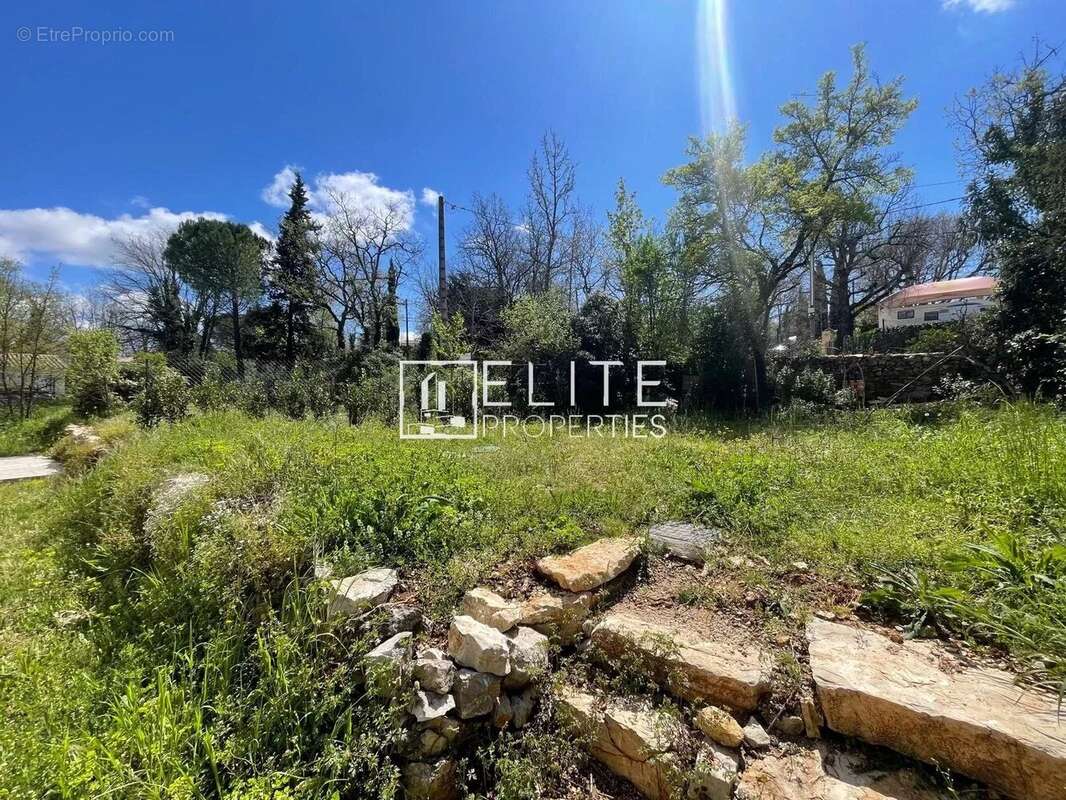 Maison à SAINT-CEZAIRE-SUR-SIAGNE