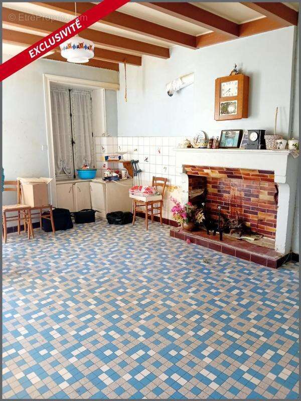 Maison à SAINT-JEAN-D&#039;ANGELY