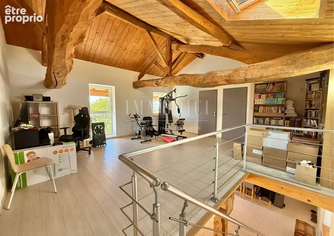 Maison de caractère rénovée avec piscine à Genouilleux. - photo 9