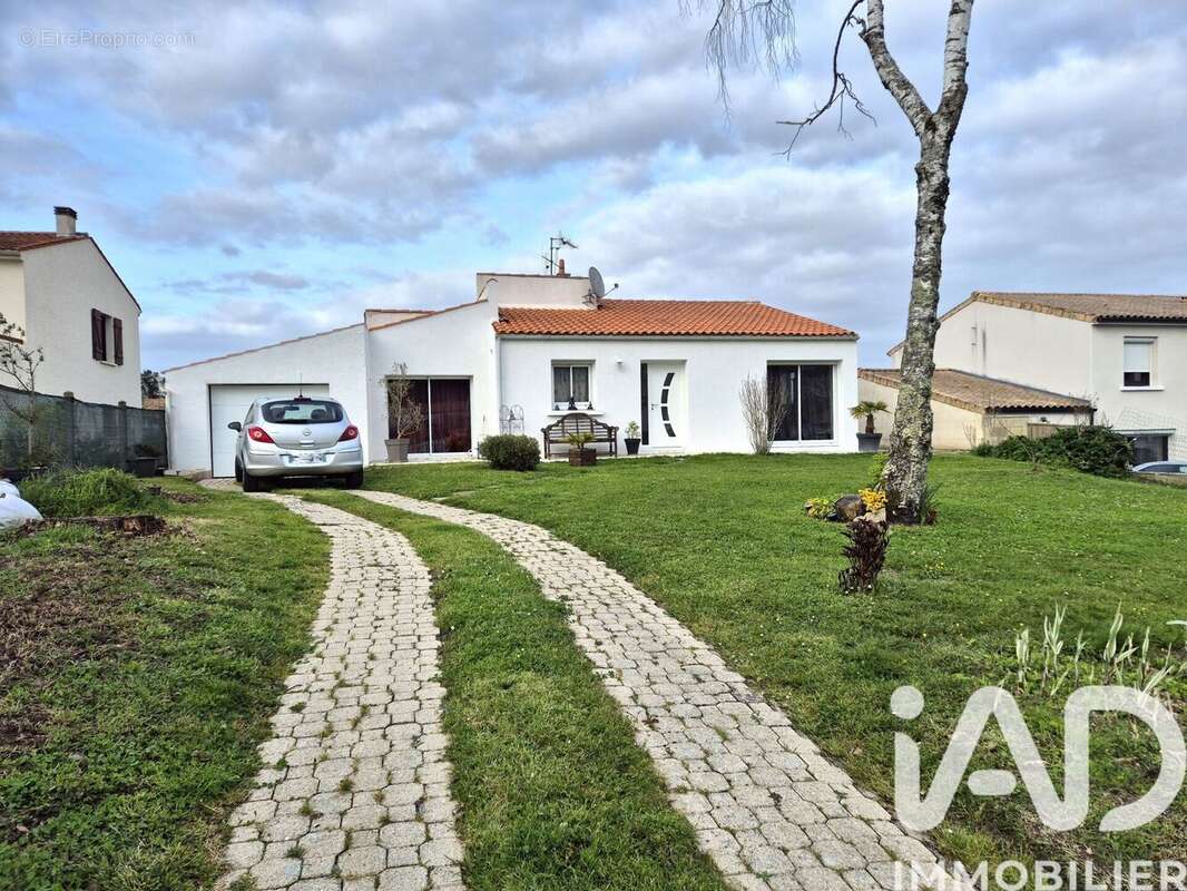 Photo 2 - Maison à TONNAY-CHARENTE